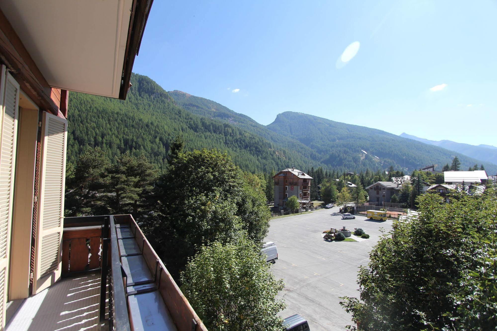 Residence Albergian By Connexion Pragelato Bagian luar foto
